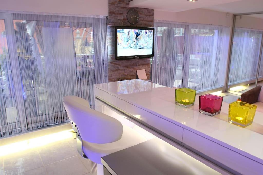 Nice Life - Luxury Apartment In The Old Town. บราติสลาวา ภายนอก รูปภาพ