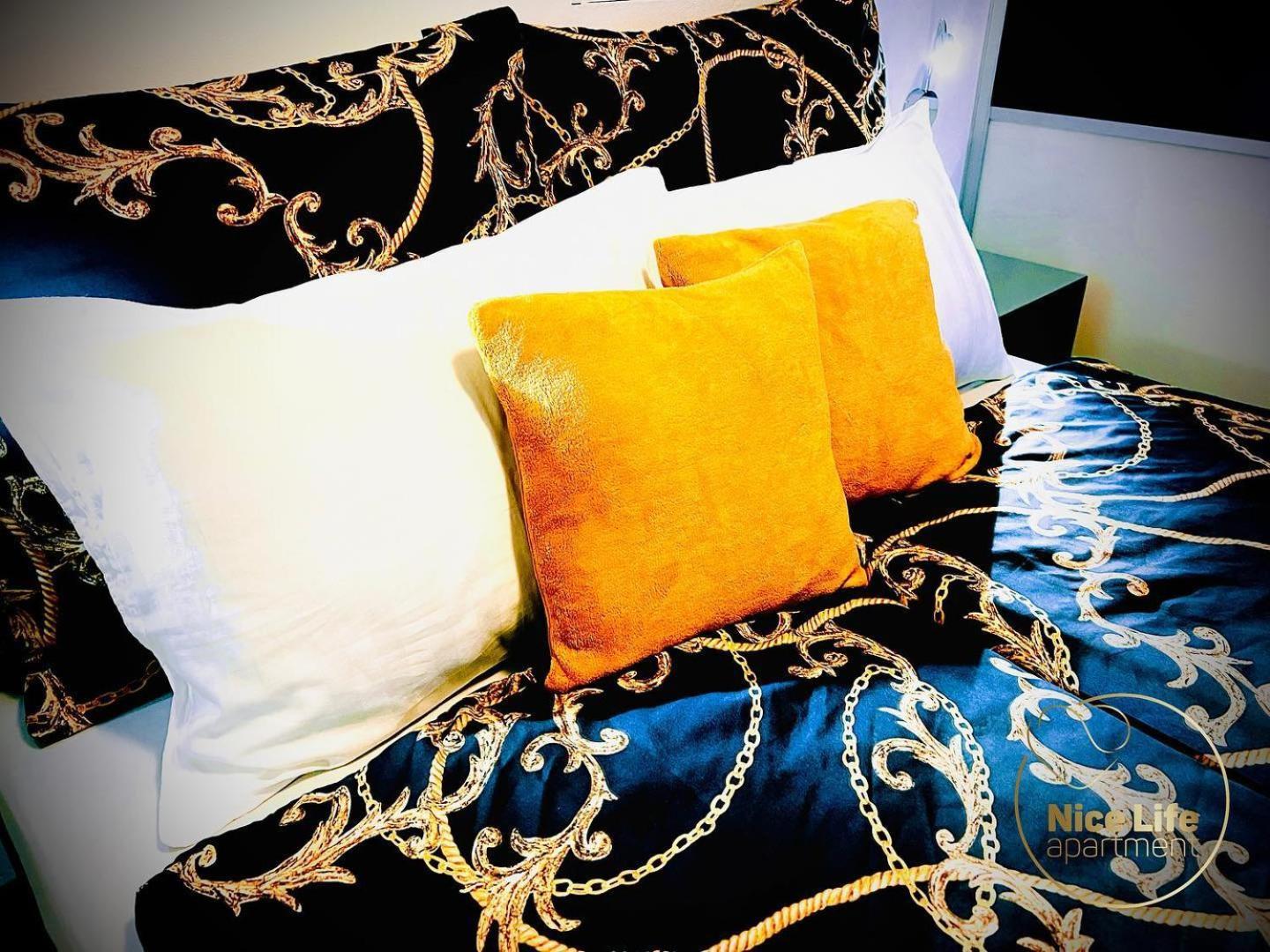 Nice Life - Luxury Apartment In The Old Town. บราติสลาวา ภายนอก รูปภาพ